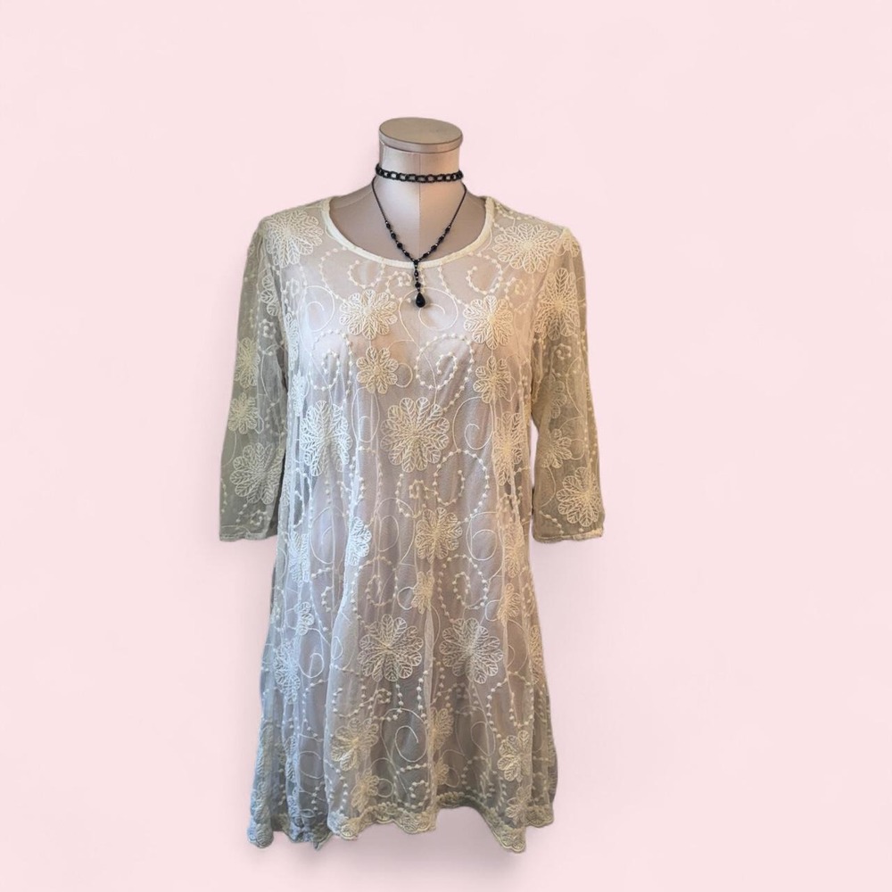 Indigo‎ Soul white lace mini dress with gorgeous floral embroidery